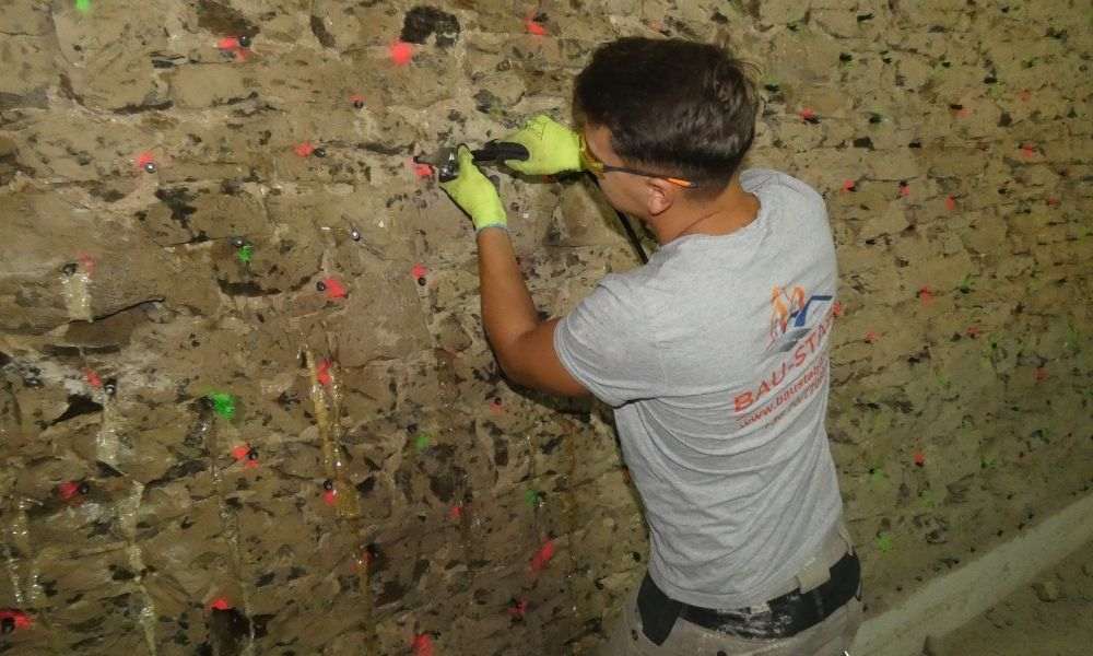 Vizes fal szigetelése a nedvesség eredetéhez igazítva